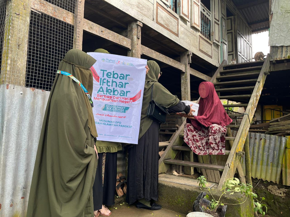 Dari Hati untuk Negeri: 1.402 Paket Ifthar Jangkau Duafa hingga Pelosok Pangkep